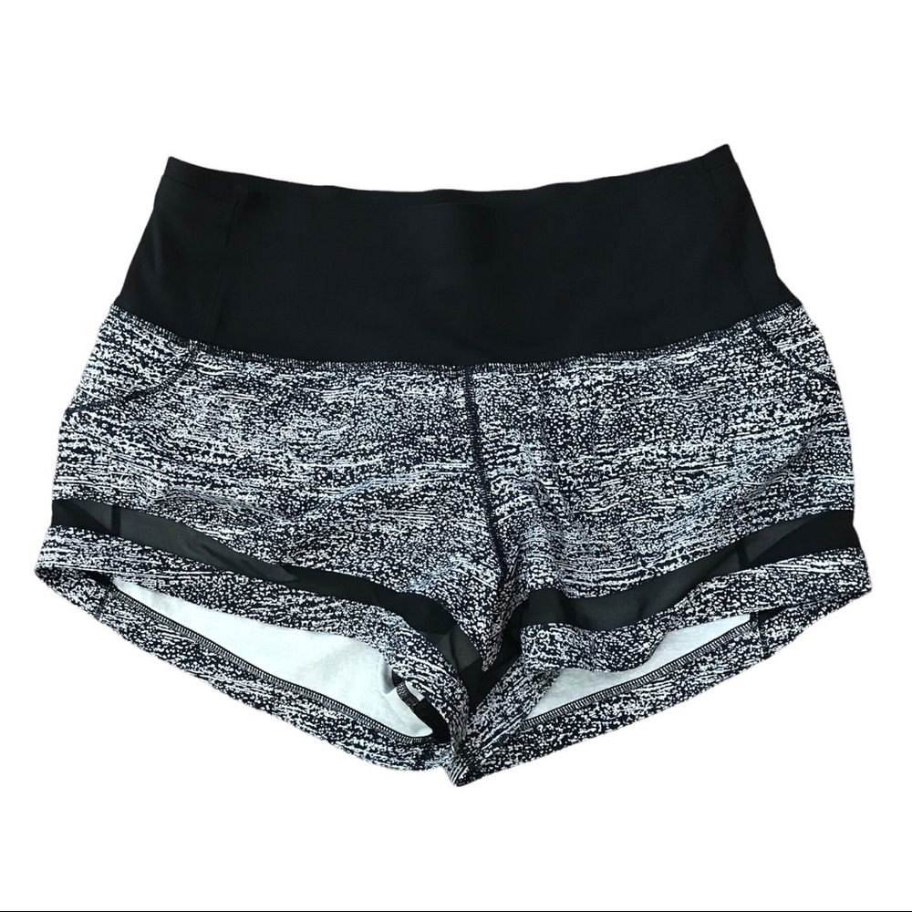 Lululemon Pace Perfect Short 3" Air Time White Black/Black 6 running athletic